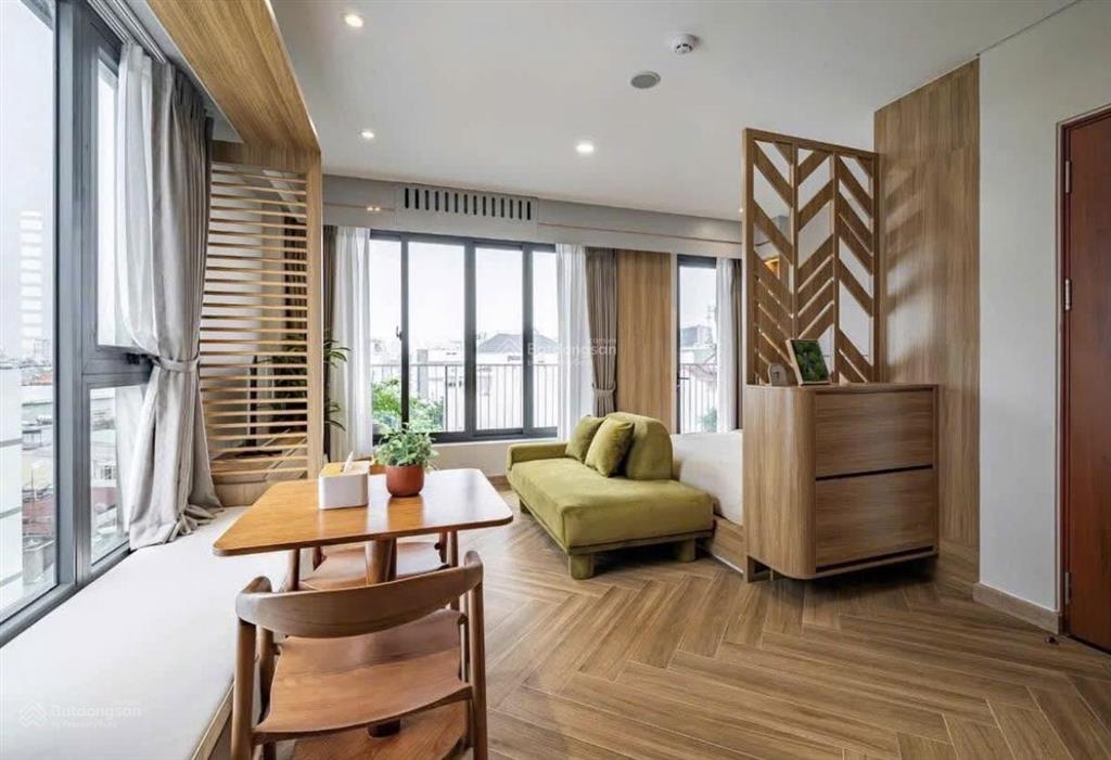 Căn hộ cho thuê 40m2 gần sân bay, ngay ga t3, gần cộng hòa, thuận tiện vào trung tâm, có ban công