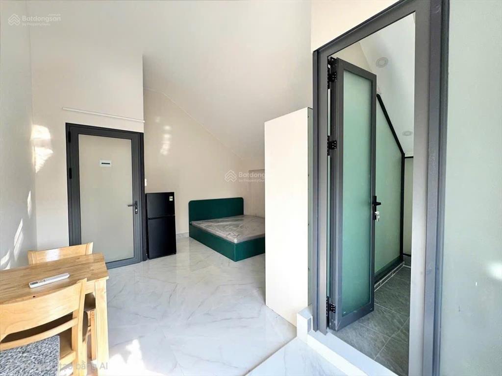Phòng cho thuê gần phổ quang gần công viên đường yên thế 30m2 đầy đủ nội thất không chung chủ