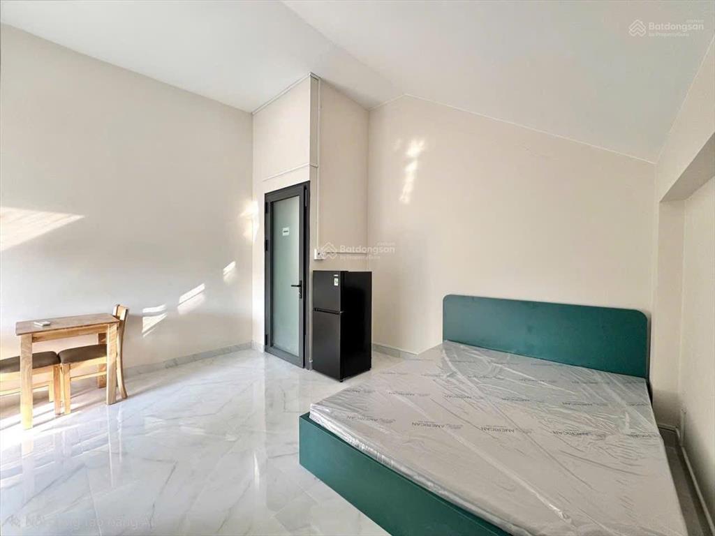 Phòng cho thuê gần phổ quang gần công viên đường yên thế 30m2 đầy đủ nội thất không chung chủ