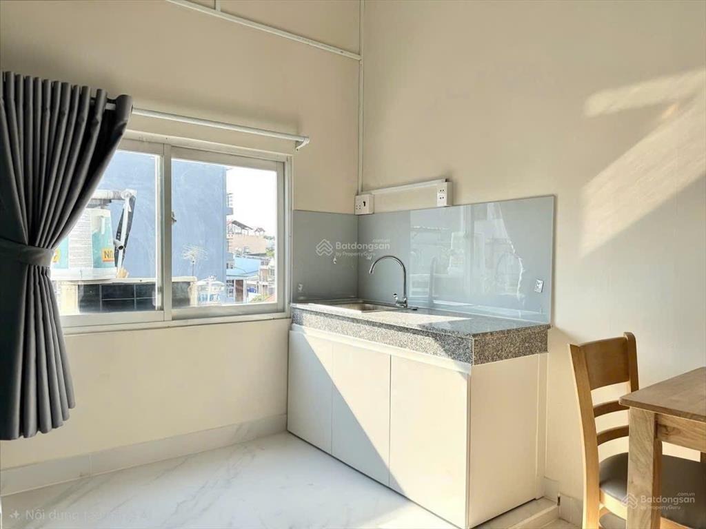 Phòng cho thuê gần phổ quang gần công viên đường yên thế 30m2 đầy đủ nội thất không chung chủ
