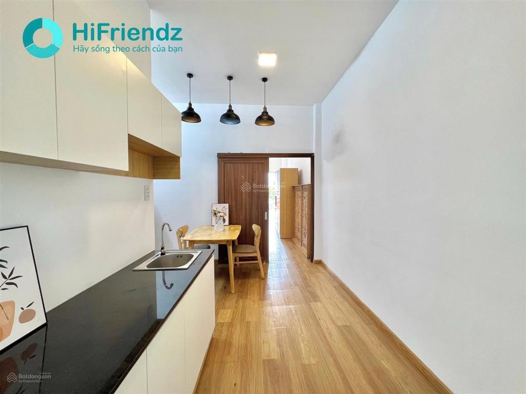 Phòng ban công 1pn 40m2 ngay cv hoàng văn thụ gần lăng cha cả đầy đủ tiện nghi cách ga t3 500m