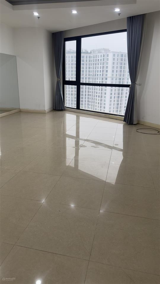 Bán cắt lỗ căn 2 phòng ngủ r4 royal city dt 109m giá 10.8 tỷ (giá mua 13 tỷ  0926 399 ***