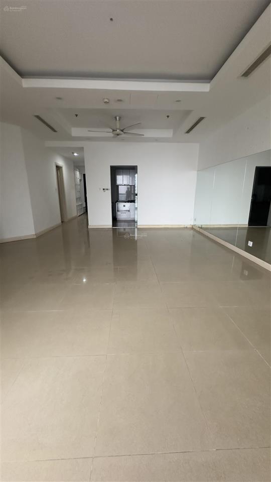 Bán cắt lỗ căn 2 phòng ngủ r4 royal city dt 109m giá 10.8 tỷ (giá mua 13 tỷ  0926 399 ***