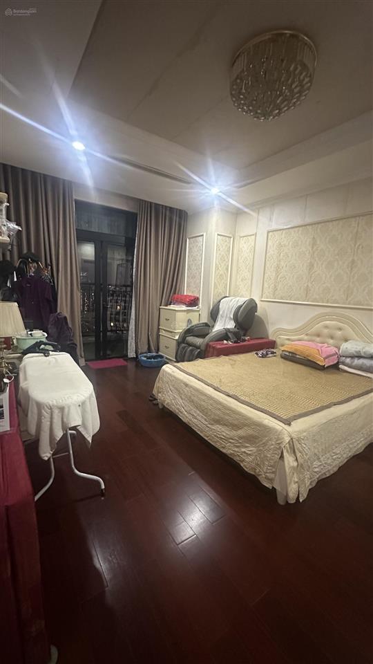 Chính chủ bán căn 3 phòng ngủ r4 royal city giá 15.8 tỷ  0926 399 ***