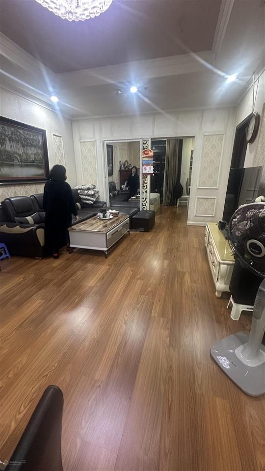 Chính chủ bán căn 3 phòng ngủ r4 royal city giá 15.8 tỷ  0926 399 ***