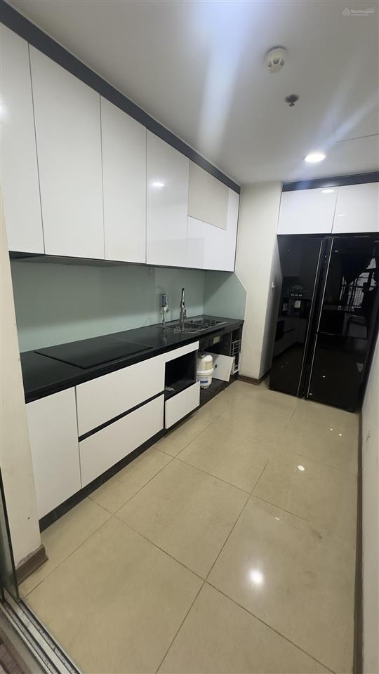 Bán căn 3 phòng ngủ 132m giá 15.5 tỷ bàn giao nhà vào ở ngay. r4 royal city  0926 399 ***