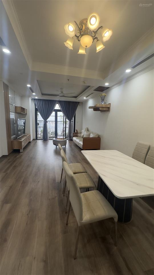 Bán căn 3 phòng ngủ 132m giá 15.5 tỷ bàn giao nhà vào ở ngay. r4 royal city  0926 399 ***