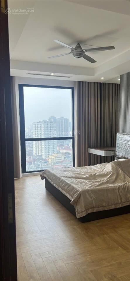 Bán căn 3 phòng ngủ 132m giá 15.5 tỷ bàn giao nhà vào ở ngay. r4 royal city  0926 399 ***