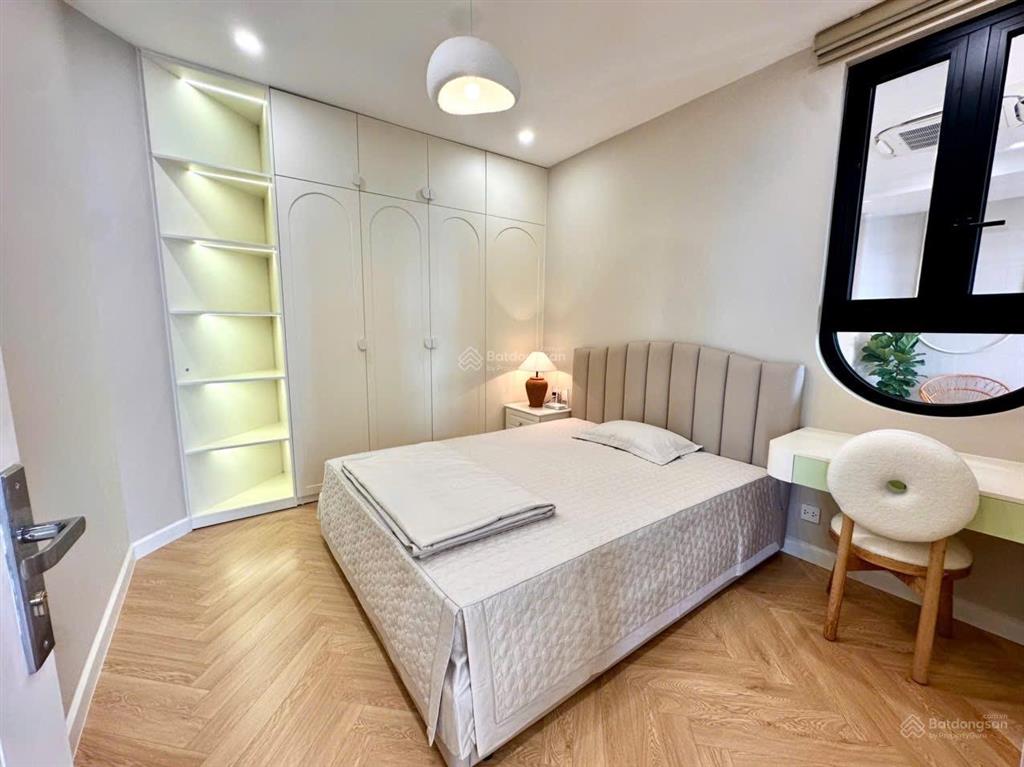 Bán căn hoa hậu 3 phòng ngủ sáng. r5 royal city diện tích 133m2 giá 14.6 tỷ  0926 399 ***