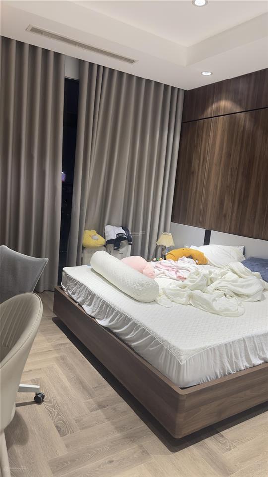 Chính chủ bán căn 4 phòng ngủ diện tích 250m2 r5 giá 24 tỷ  0926 399 ***