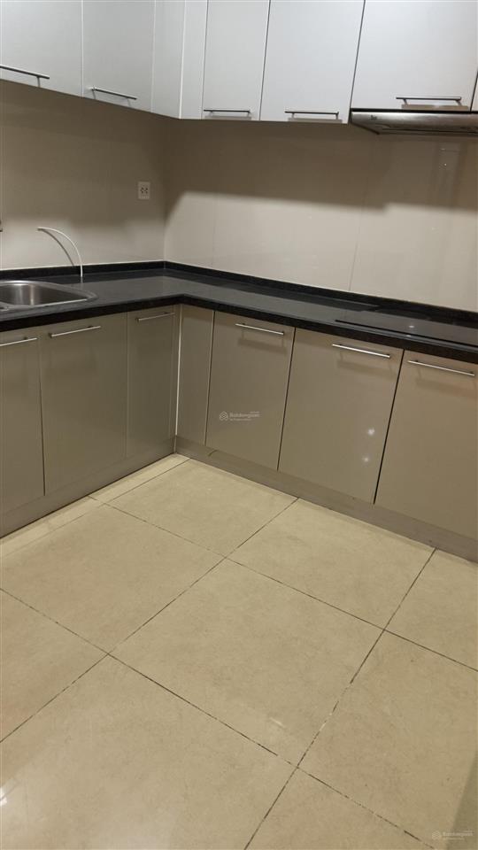 Bán căn 2 phòng ngủ r1 diện tích 109m2 giá 9.6 tỷ đồ cơ bản  0926 399 ***