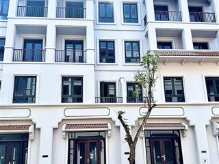 Chính chủ bán căn sẻ khu khu nhật nguyệt giá 16.9 tỷ. diện tích 62.5m2.  0926 399 ***