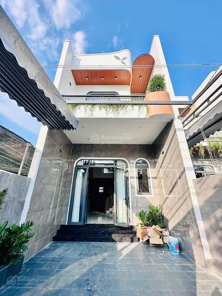 Bán nhà gần tp biên hòa, 100 m2 sổ riêng thổ cư đường 7m. ngay gần trường lái bửu long.