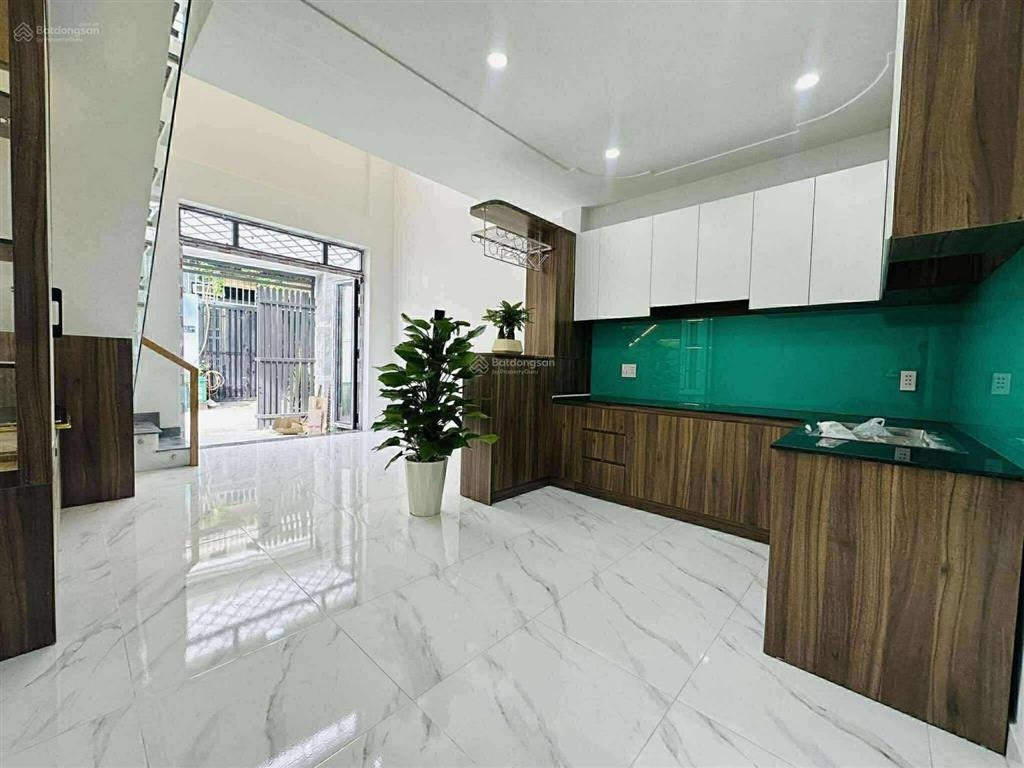 Nhà đẹp mới tân trang, hẻm xe hơi để trước nhà, diện tích 55m2, thông ra lê văn việt giá 5.150 tỷ