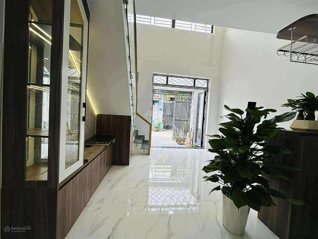 Nhà đẹp mới tân trang, hẻm xe hơi để trước nhà, diện tích 55m2, thông ra lê văn việt giá 5.150 tỷ
