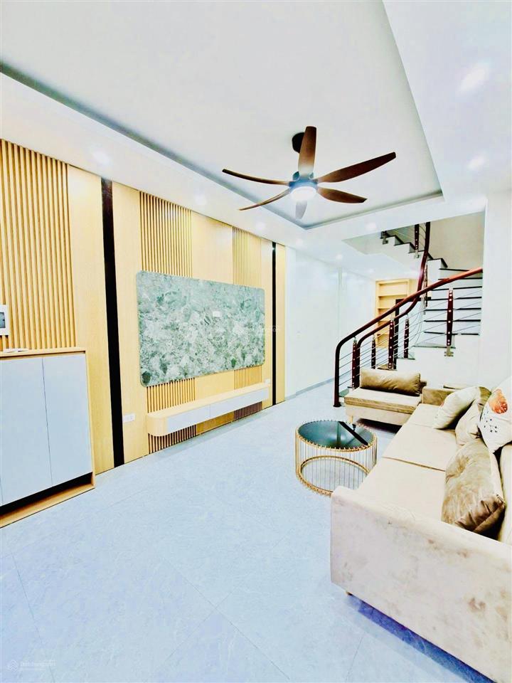 Nhà đẹp sang trọng, 3pn, diện tích 56m2 hẻm xe hơi trách nhau, ngay đường quang trung giá 5.4 tỷ.
