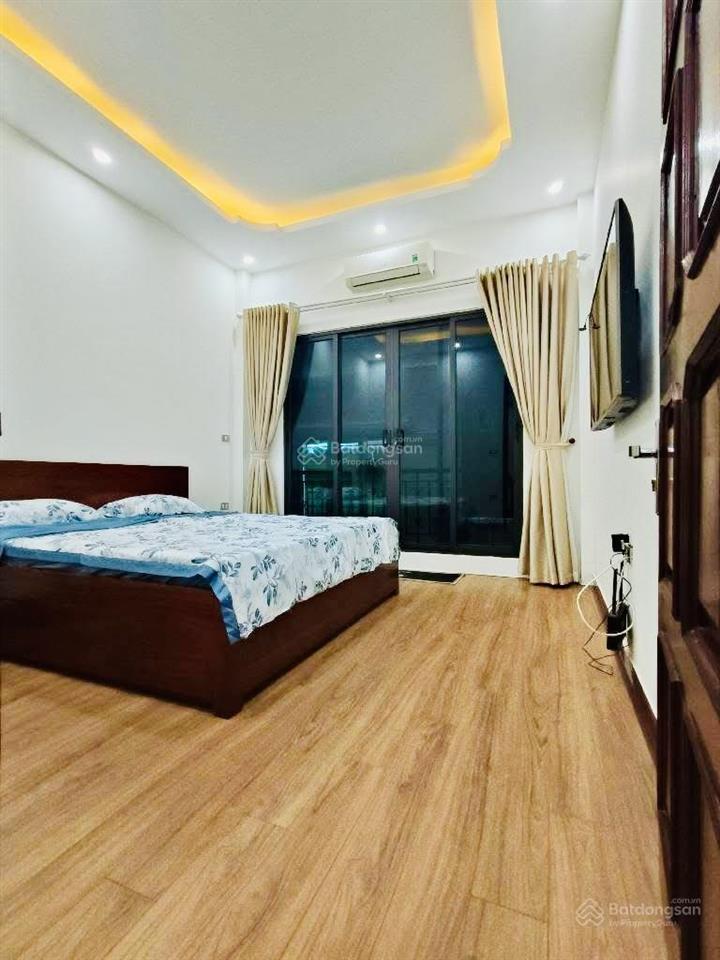 Nhà đẹp sang trọng, full nội thất, 3 tầng 4 pn, ngay trương văn thành q9 giá 5.x tỷ