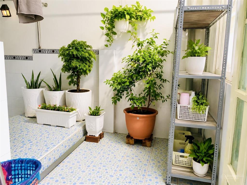 Gấp gấp !!! bán nhà diện tích 111m2 ngay đình phong phú giá chỉ 5.x tỷ