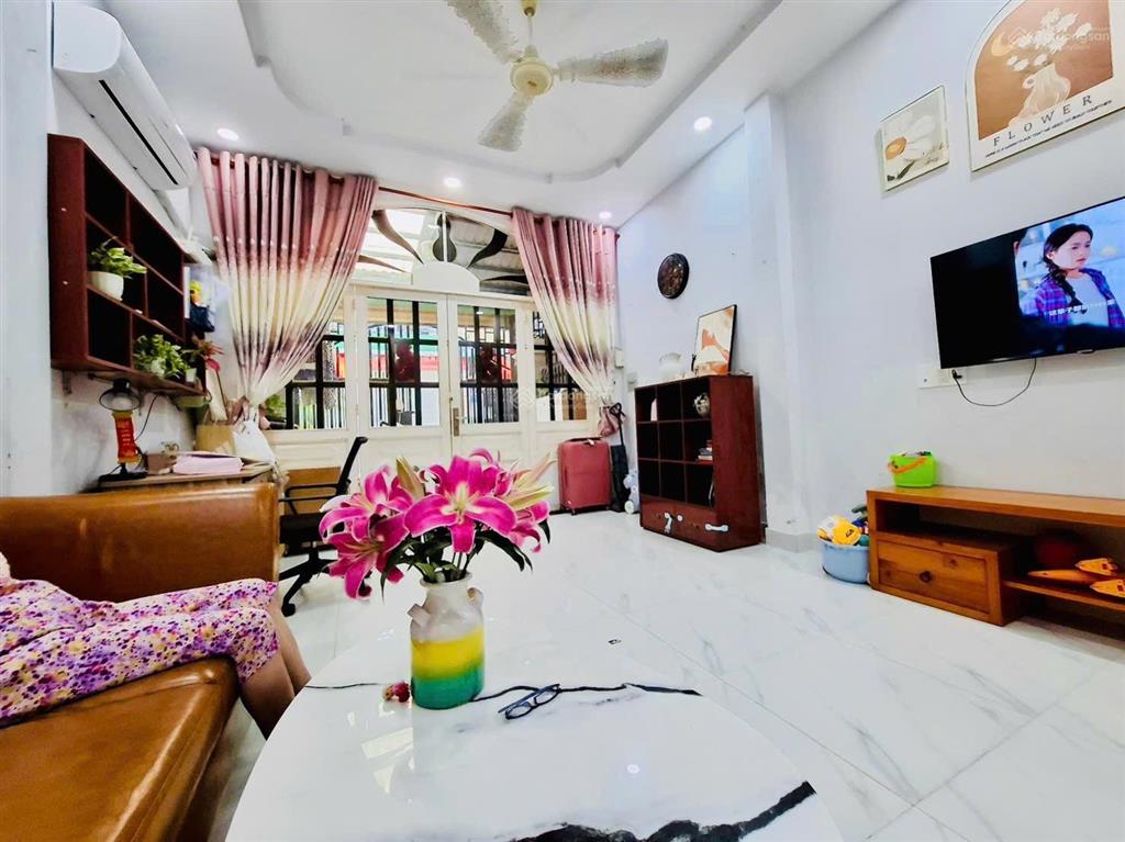 Gấp gấp!!! diện tích rộng 74m2, hẻm xẻ hơi trách nhau tăng nhơn phú còn giá 5.5 tỷ