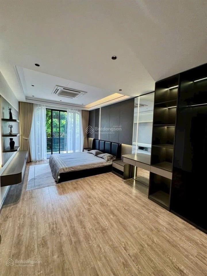 Nhà đẹp sang trọng, xe hơi để trong nhà gần đình phong phú q9 giá 6.7 tỷ