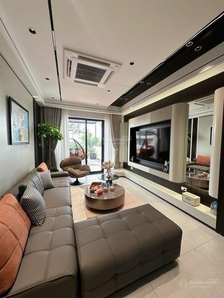 Nhà đẹp sang trọng, xe hơi để trong nhà gần đình phong phú q9 giá 6.7 tỷ