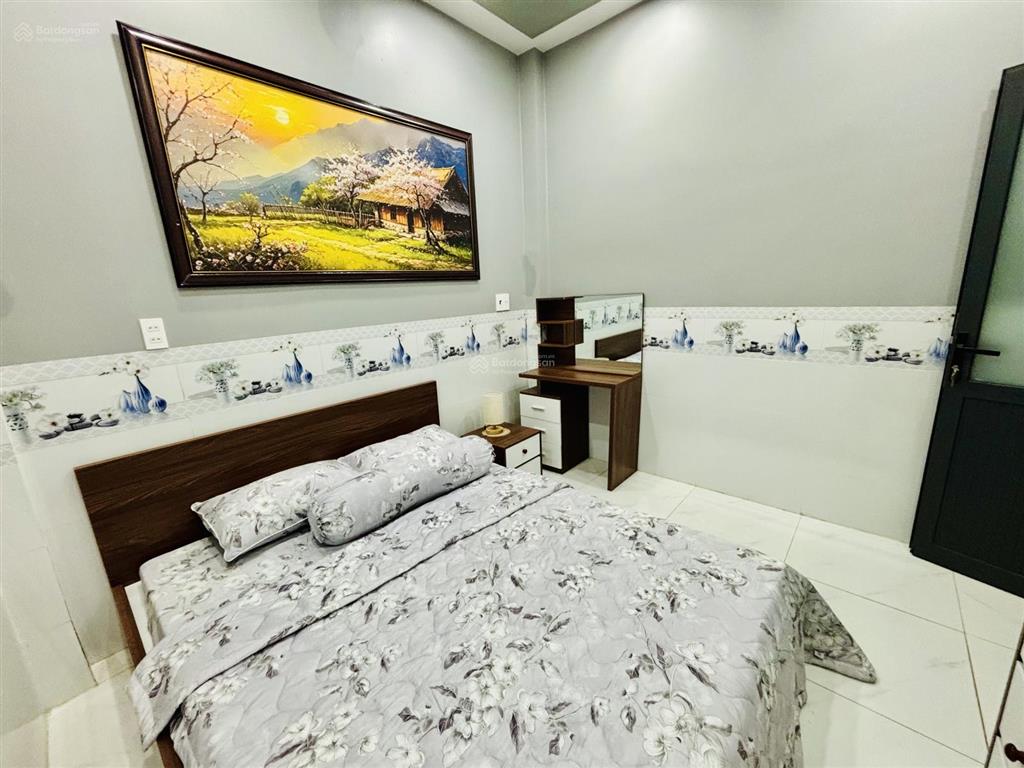 Nhà đẹp hiện đại, tặng full nội thất gần lã xuân oai giá 5.399 tỷ