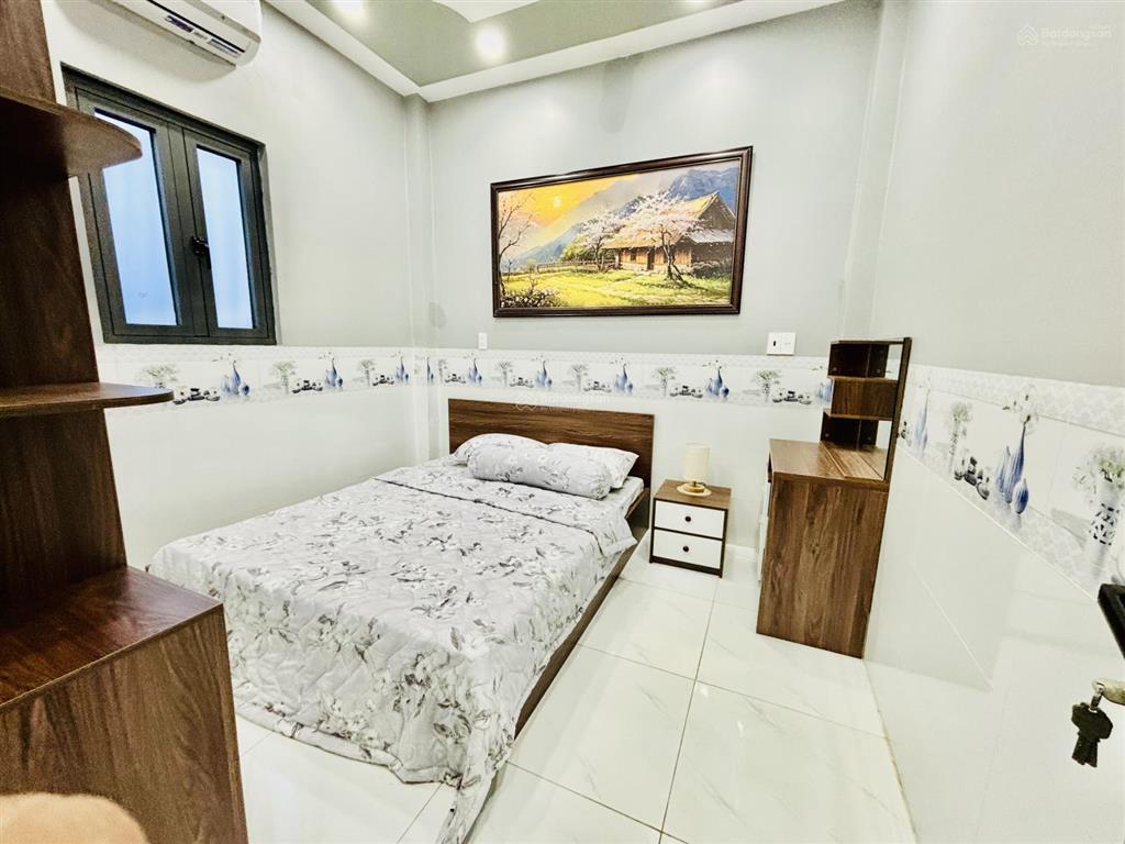 Nhà đẹp mới 4 phòng ngủ, kế bên khu đô thị đông tăng long giá 5.45 tỷ