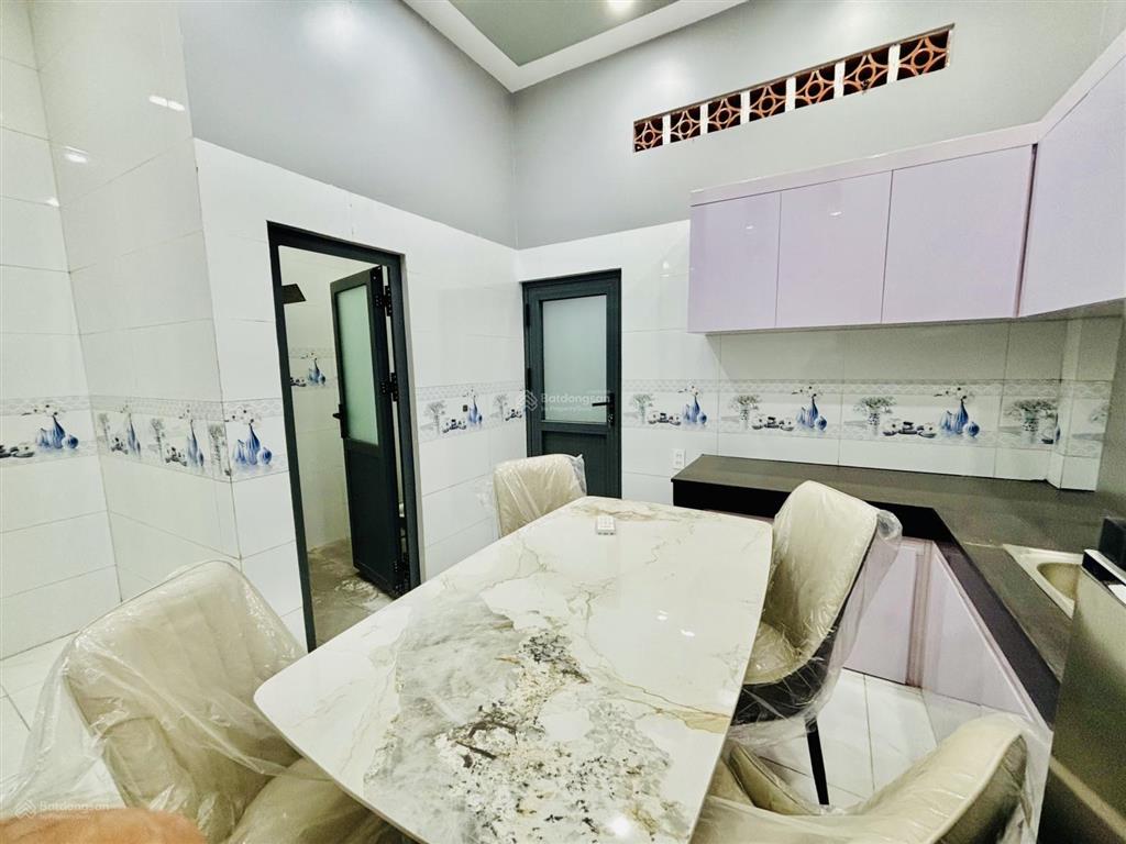Nhà đẹp mới 4 phòng ngủ, kế bên khu đô thị đông tăng long giá 5.45 tỷ