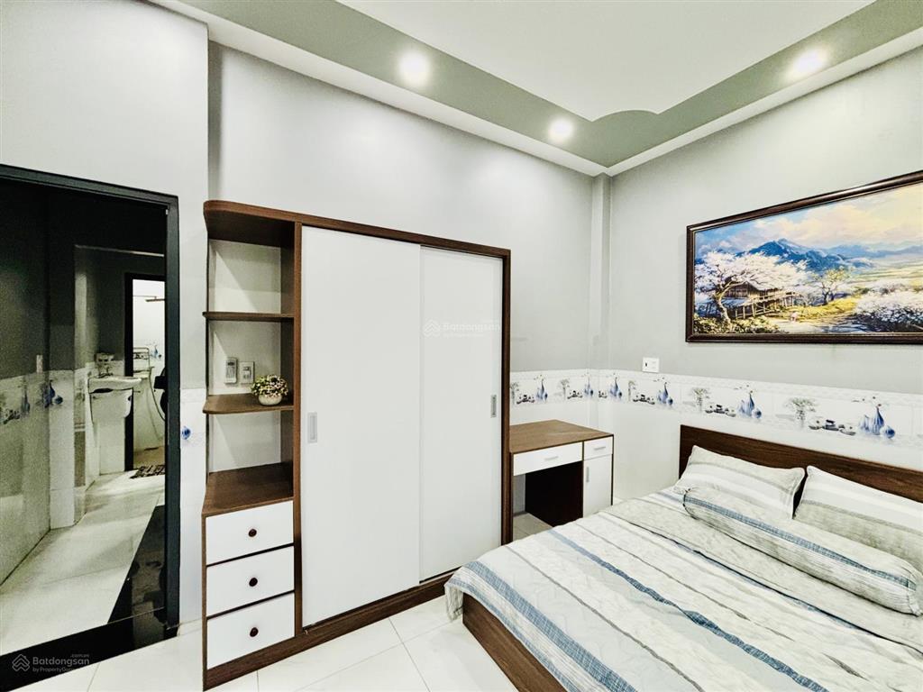 Nhà đẹp sang trọng hẻm xe hơi trách nhau, 3 tầng nguyễn duy trinh giá 5.4 tỷ