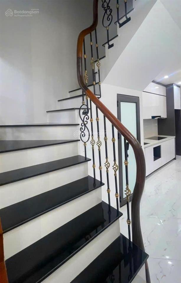 Siêu phẩm  kinh doanh ô tô phùng khoang trung văn dt 48m² + 7 phòng cho thuê dòng tiền tốt