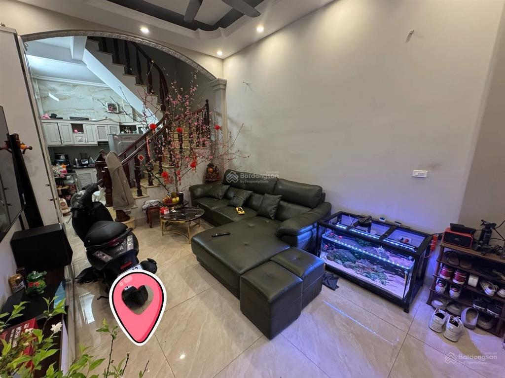 Cho thuê nhà đẹp trần khát chân