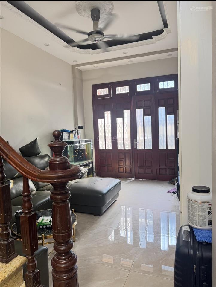 Cho thuê nhà đẹp trần khát chân