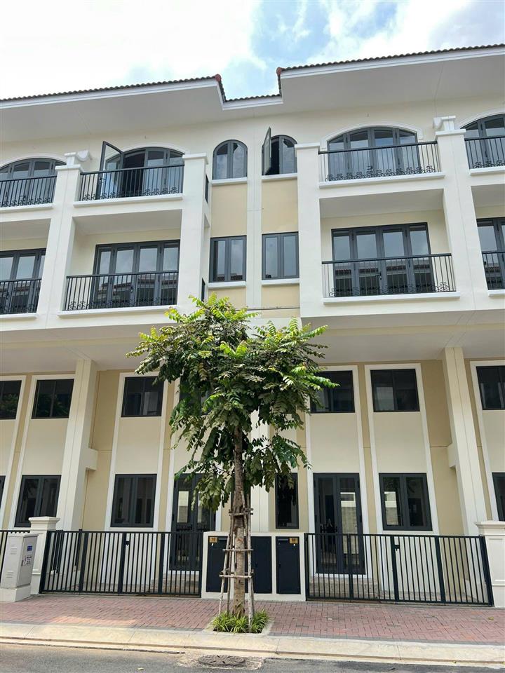 Nhà phố sen nsg hướng đông dt 5x12m, giá tốt nhất 7,5 nhận nhà và sổ hồng ngay, vay nh 70%