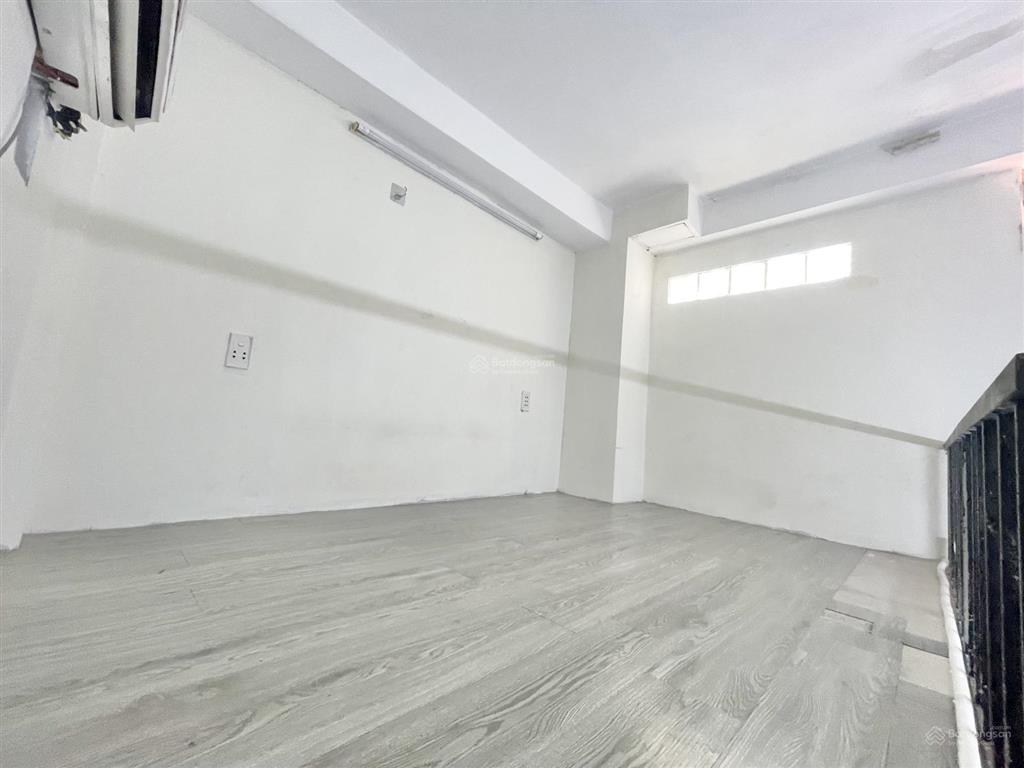 Phòng trọ có gác sẵn máy lạnh  thang máy  bảo vệ  trung tâm tân bình phú nhuận