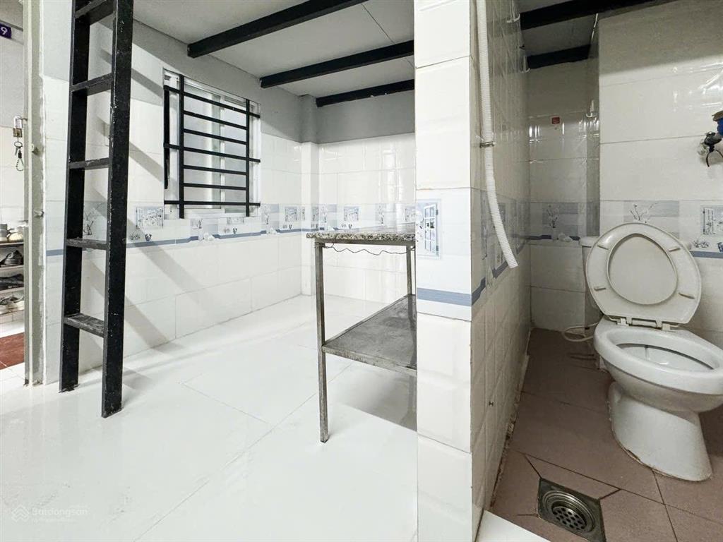 Phòng trọ có gác sẵn máy lạnh  thang máy  bảo vệ  trung tâm tân bình phú nhuận