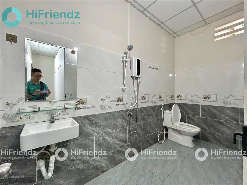 Cho thuê căn hộ 1 phòng ngủ ban công tách bếp  gần công viên hoàng văn thụ