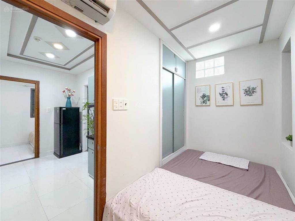 Cho thuê căn hộ 2 phòng ngủ  thang máy  full nội thất  trung tâm phú nhuận