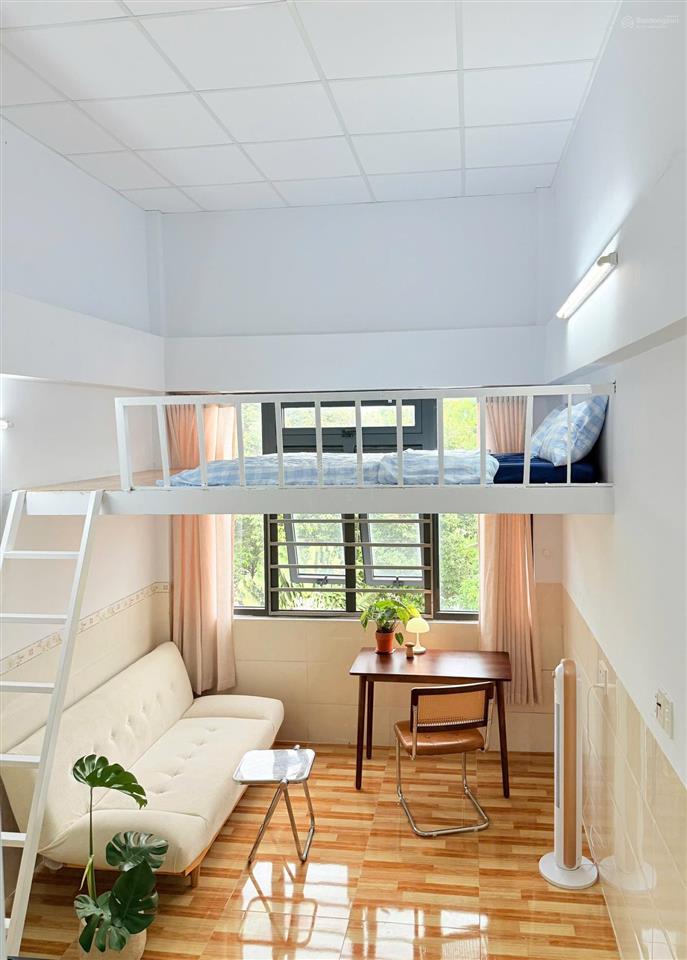Cho thuê phòng gác cửa sổ thoáng view công viên gia định  thang máy  khu sân bay