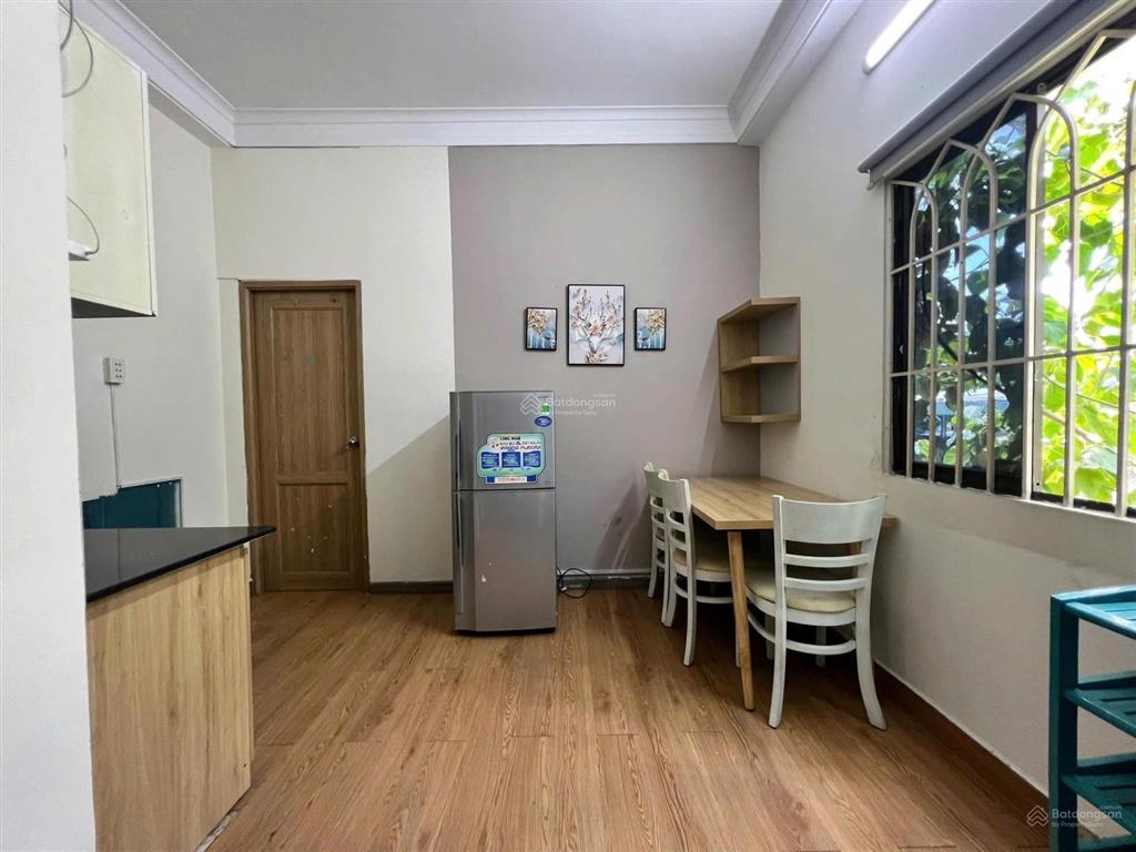 Cho thuê căn 1 phòng ngủ ban công tách bếp  full nội thất  gần sân bay  công viên hoàng văn thụ