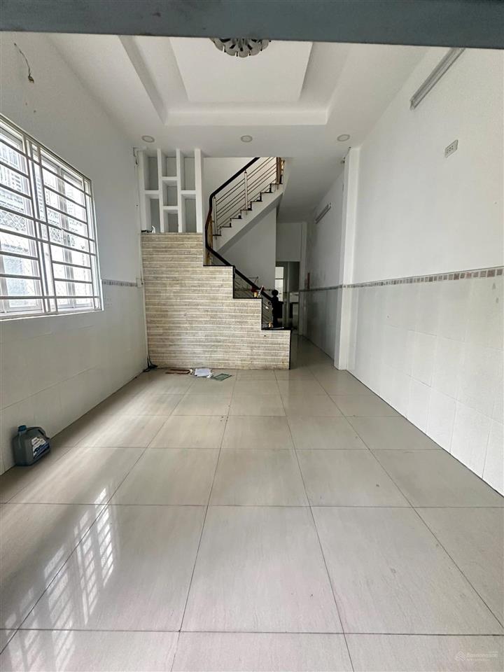 Cho thuê nhà hxh 1 trệt 1 lầu  4pn 5wc rộng 72m2  gần khu bàu cát  trường chinh