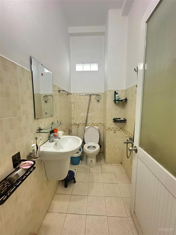 Cho thuê nhà hxh 1 trệt 1 lầu  4pn 5wc rộng 72m2  gần khu bàu cát  trường chinh