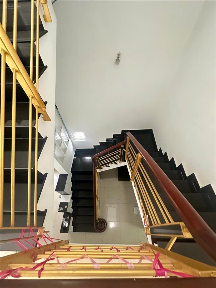 Cho thuê nhà hxh 1 trệt 1 lầu  4pn 5wc rộng 72m2  gần khu bàu cát  trường chinh