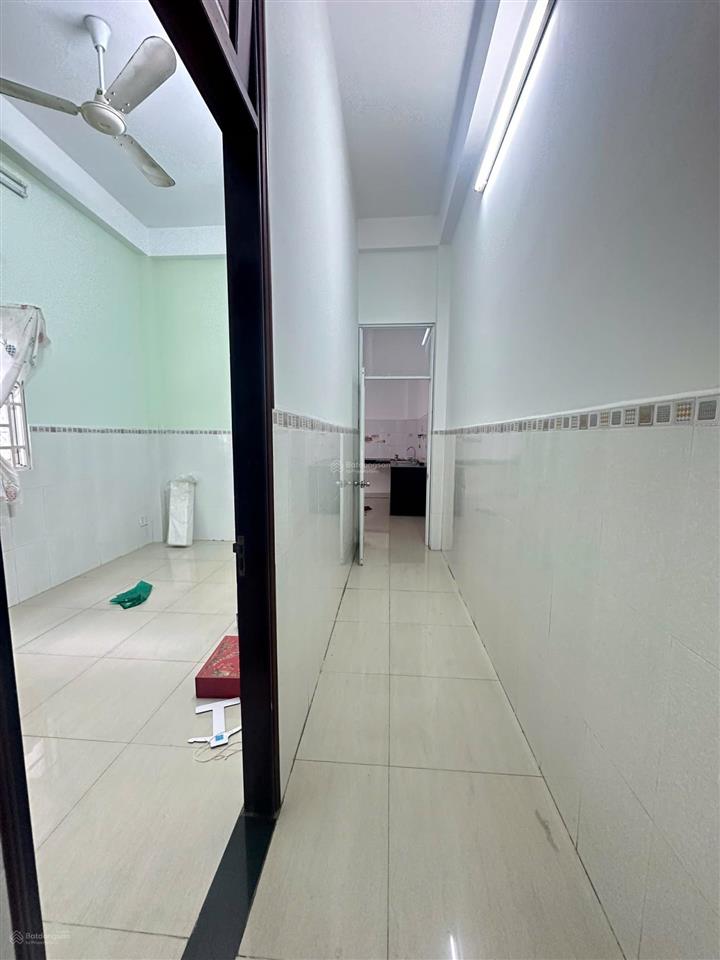 Cho thuê nhà hxh 1 trệt 1 lầu  4pn 5wc rộng 72m2  gần khu bàu cát  trường chinh