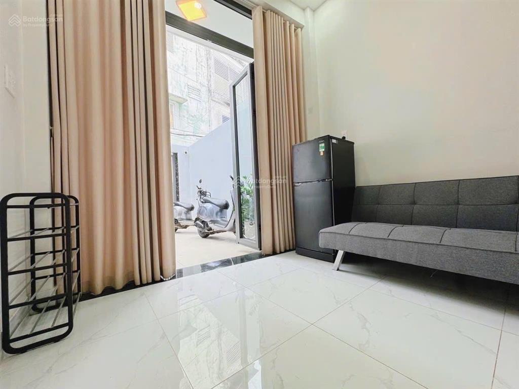Cho thuê căn hộ tầng trệt tách bếp  full nội thất  gần bờ kè trường sa hoàng sa  giao lê văn sỹ