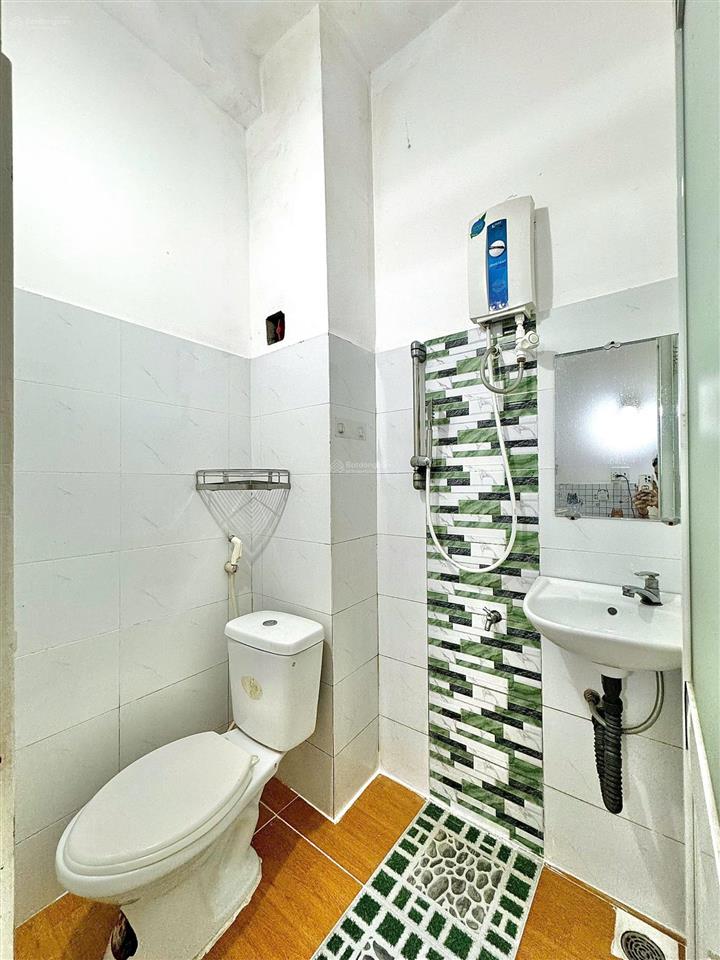 Cho thuê phòng studio cửa sổ thoáng  nội thất cơ bản  gần ngã tư phú nhuận