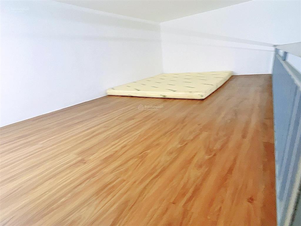 Cho thuê phòng gác full nội thất  thang máy  gần khu phan xích long  phan đăng lưu