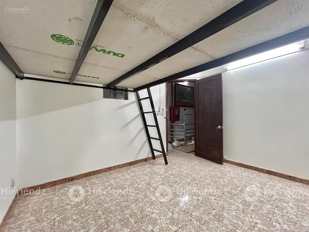 Cho thuê phòng gác rộng  thang máy  lê văn sỹ  gần chợ phạm văn hai