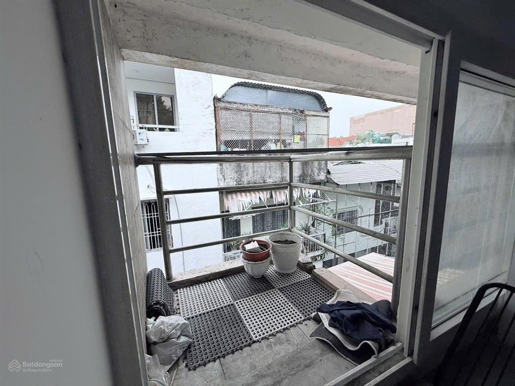 Cho thuê căn hộ 2 phòng ngủ cửa sổ thoáng giá rẻ  đối diện công viên gia định