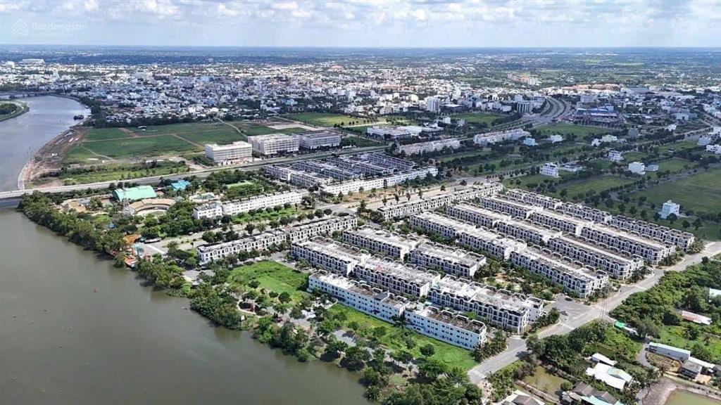 Đất biệt thự mặt tiền đường 47m, lề 9m, gần siêu thị aoen tân an