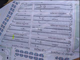 Cần bán lô đất vị trí đẹp, cách ngã 3 chỉ 1 lô, rất phù hợp xây nhà ở hoặc đầu tư. dt 6x18=107.8.